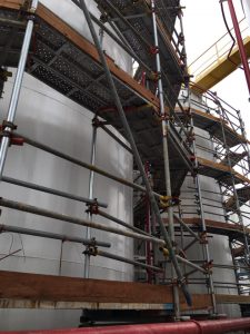 Tubular Scaffold around curved tank 1